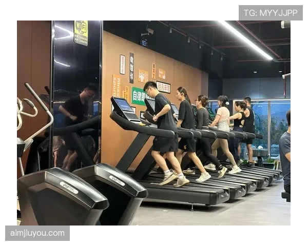 刘国梁这训练强度，凌晨四点健身房打卡是认真的？