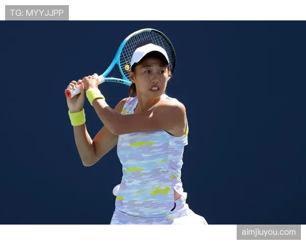 张帅穿开叉裙看比赛，竟然比运动员还抢镜？