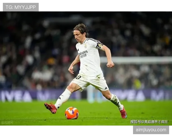 德容与莫德里奇中场核心能力对比：组织效率与节奏掌控机制差异